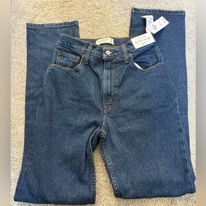 Abercrombie 90’s straight Jean high rise